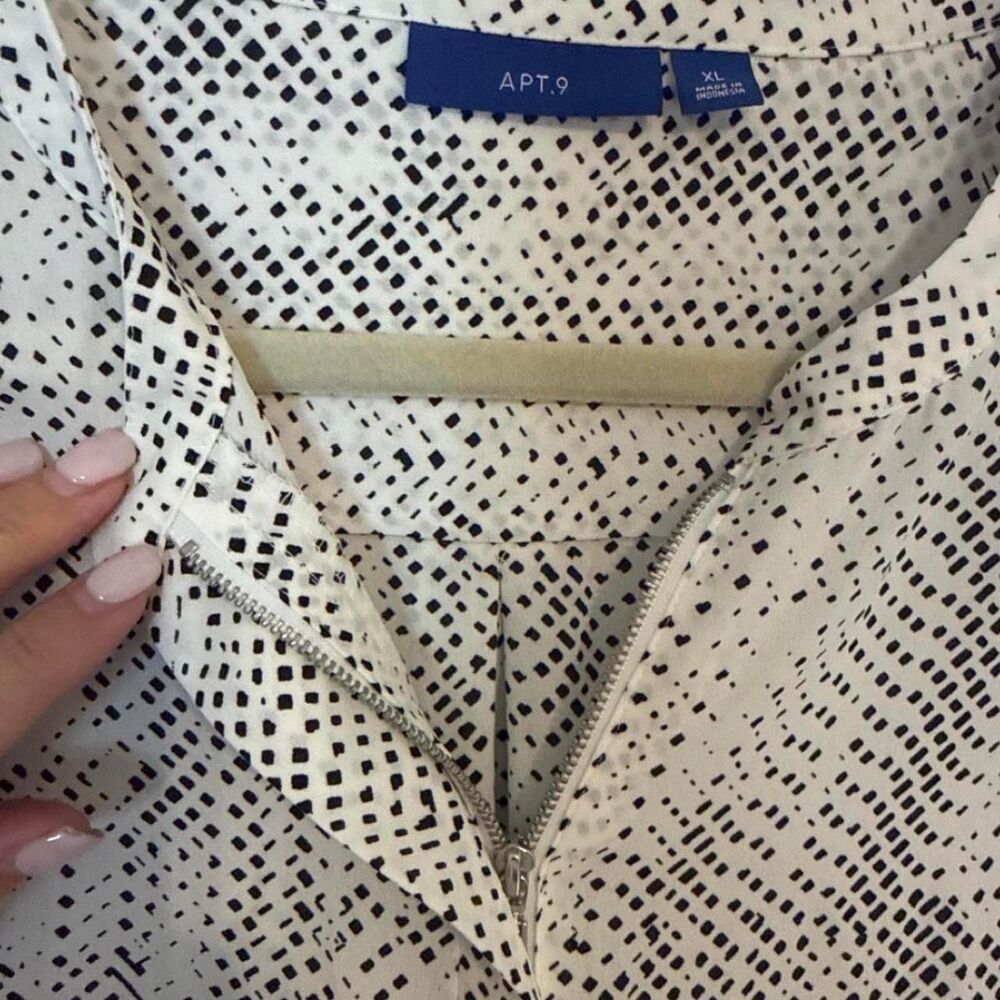 Apt-9 Women's White and Cream Blouse - Picture 2 of 5